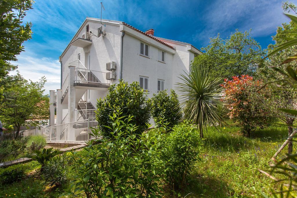 Apartments Casa Bianca Crikvenica Esterno foto
